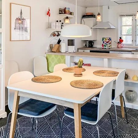 1 Bedroom Beautiful In *