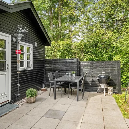 Сasa de vacaciones 1 Bedroom Beautiful In