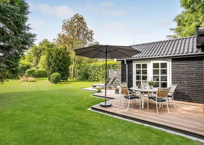 1 Bedroom Beautiful In Сasa de vacaciones